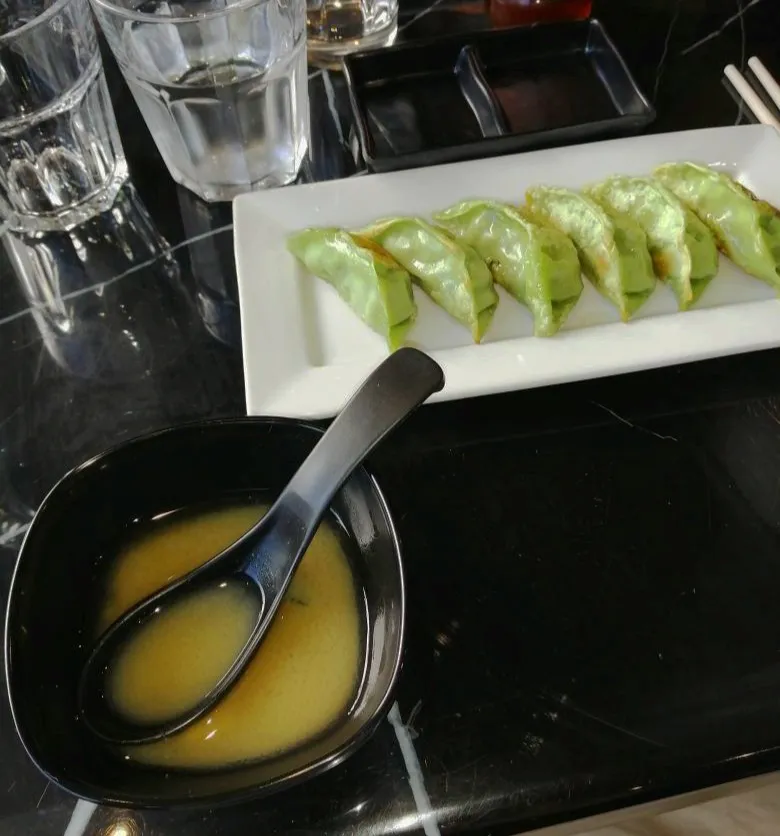 Soupe Miso Gyosa Aux Légumes